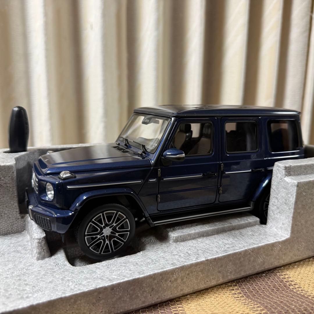 メルセデスベンツ G500 sodaliteblue 1/18 Gクラス