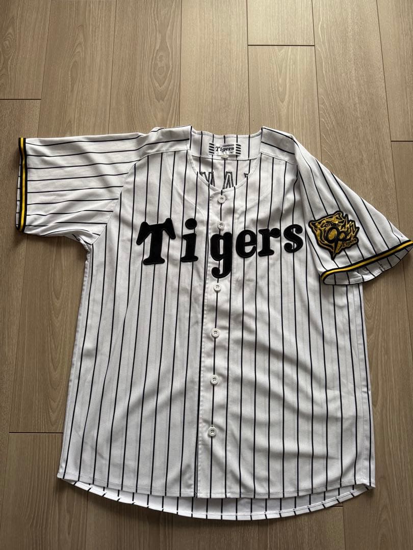 阪神タイガースユニフォームMサイズ　近本光司　美品