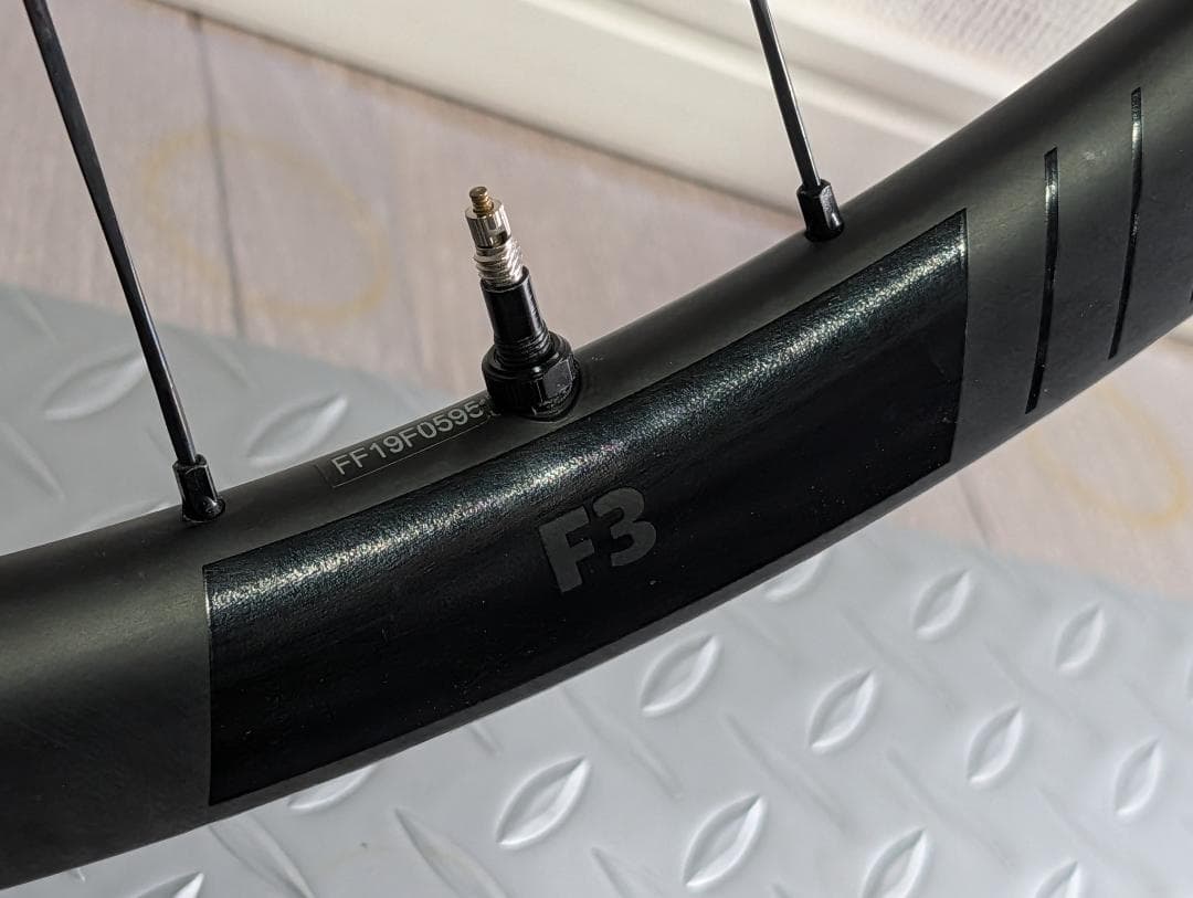 FFWD F3D チューブレス ディスク シマノ11/12S ホイールバッグ付き