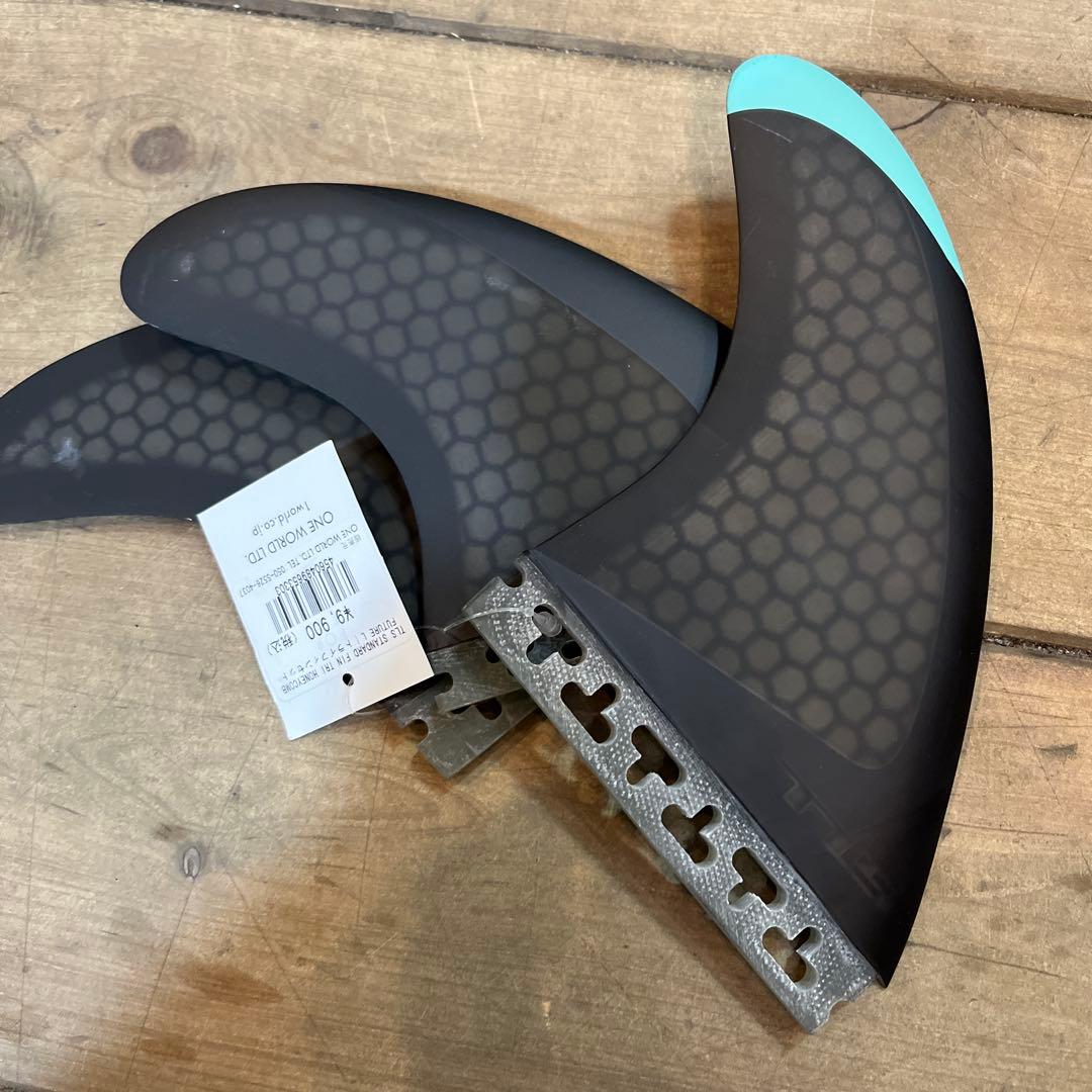 TOOLS フィン　新品　箱なし　定価9900円　トライフィン