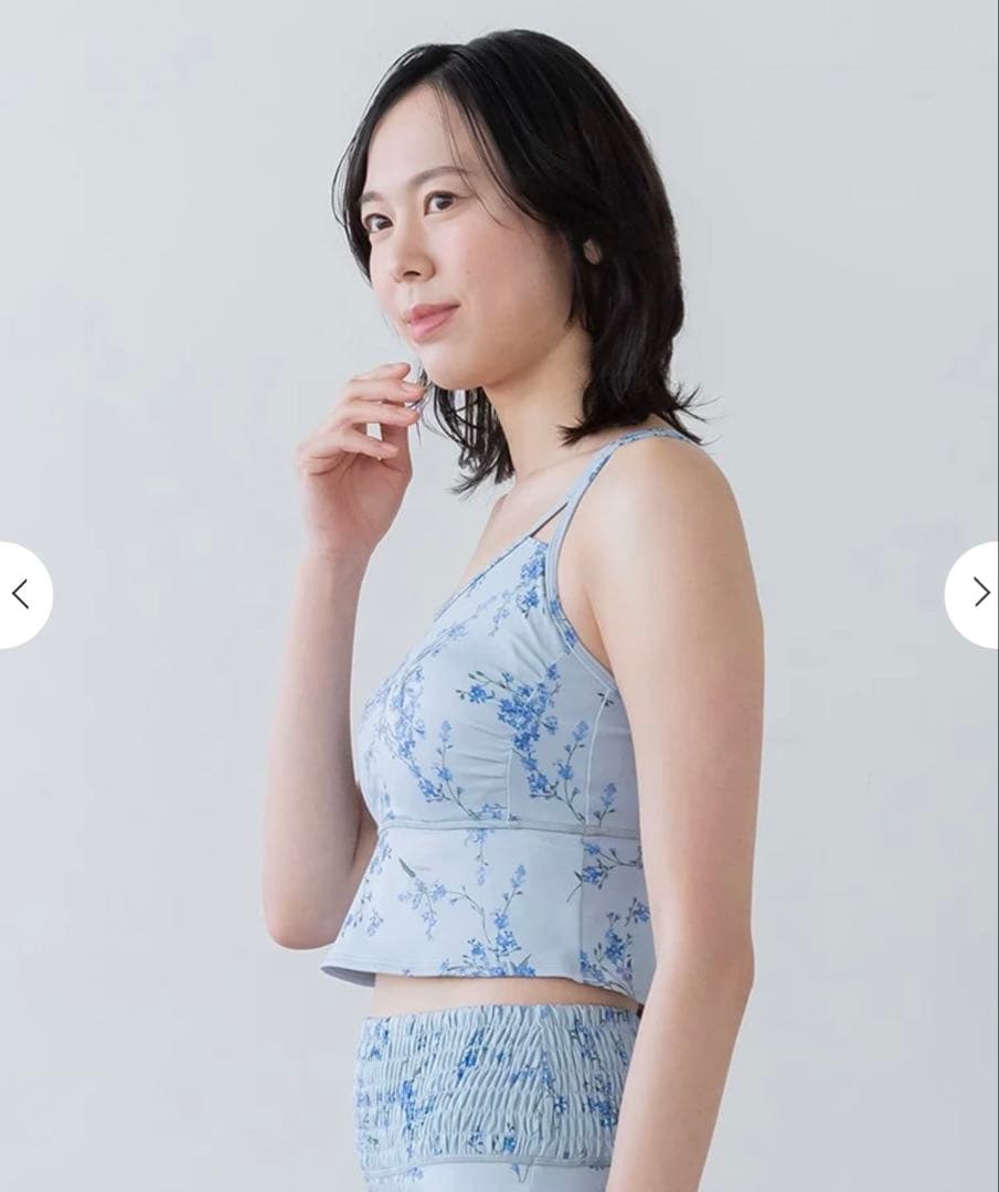新品未使用　SUKALA スプリングフラワーフレアブラトップ　忘れな草　サイズM