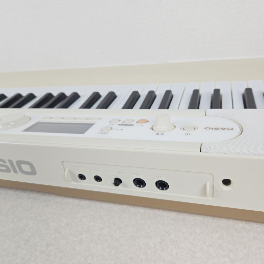 【美品】カシオ LK-526 楽らくキーボード 光ナビゲーション ピアノ 61鍵