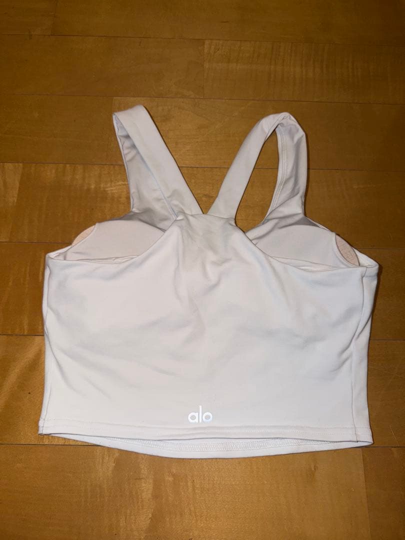 alo ホワイト カップ付きブラトップ　サイズXS