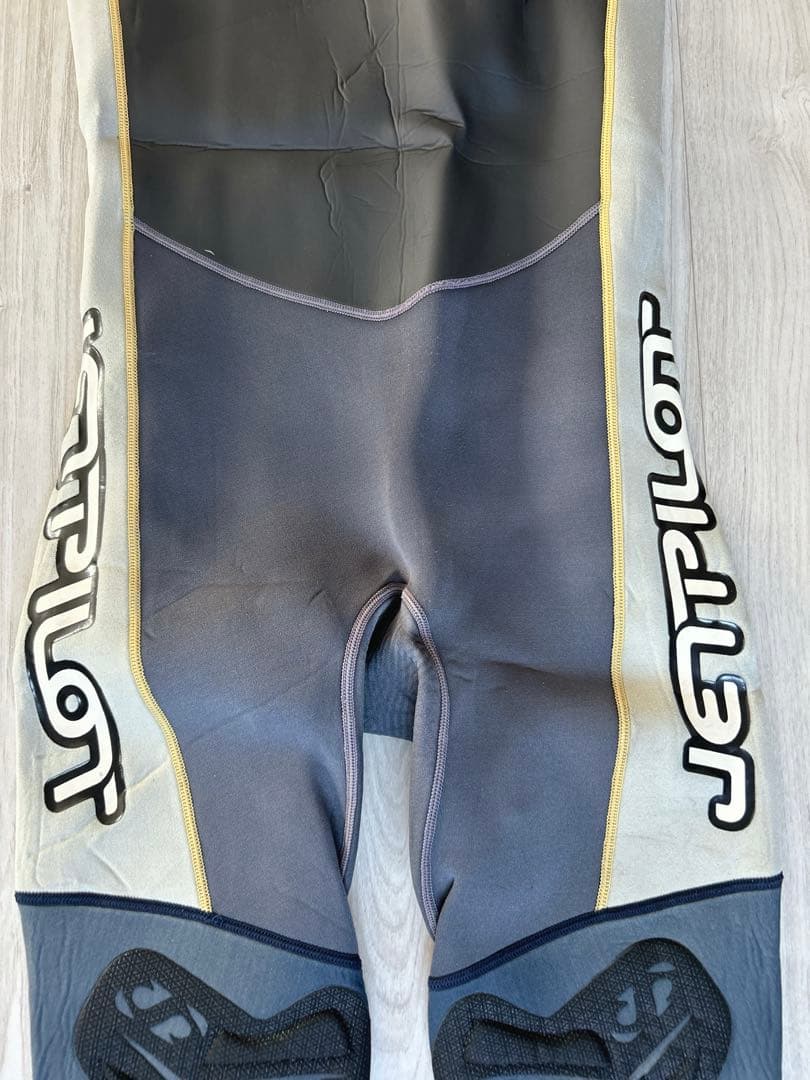 ウェットスーツ　ジェットパイロット　Sサイズ