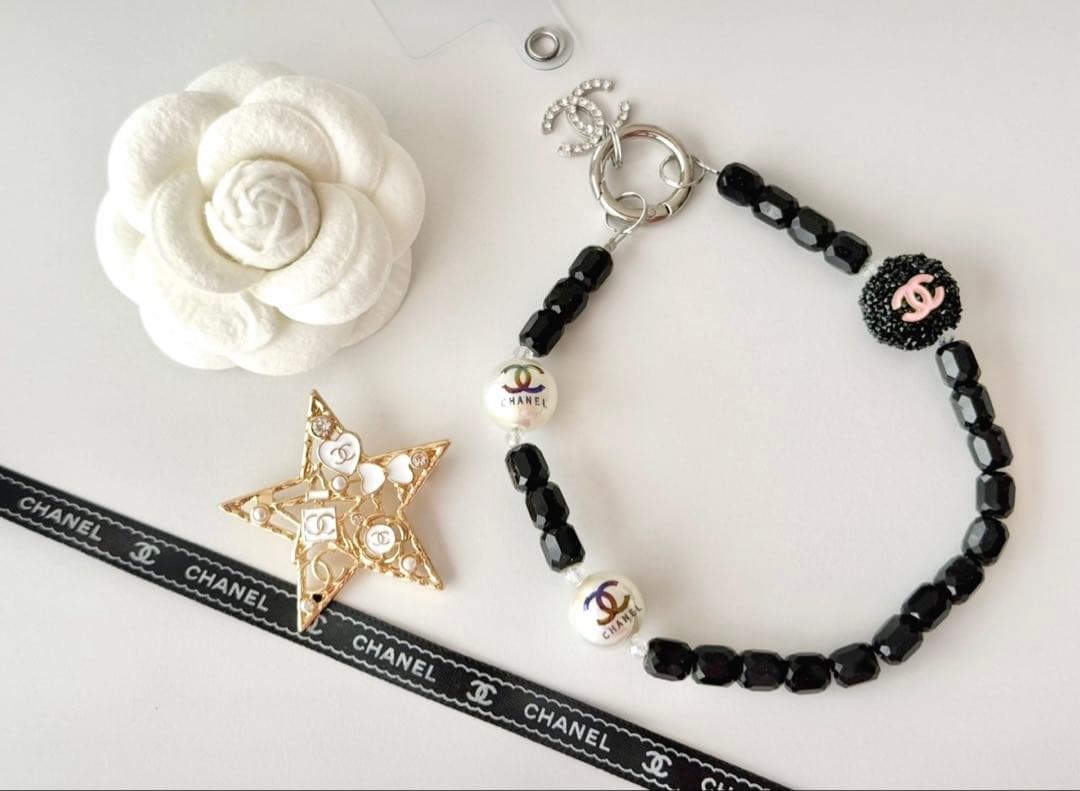 CHANEL 星型ブローチ　スマホストラップ　2点セット　ノベルティ