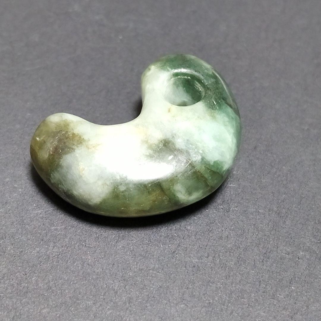 糸魚川産 ヒスイ 勾玉 13.1g 箱付き