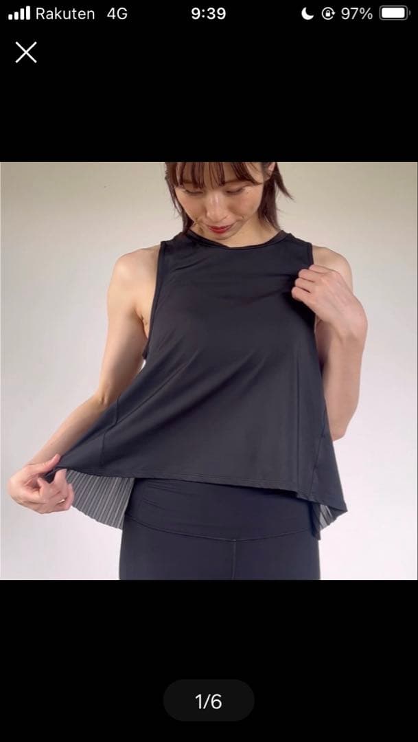 SUKALA スカーラ　ブラックプリーツタンクトップ