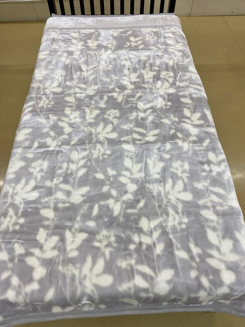西川ボリュームなめらか合わせ毛布・ふっくら・洗濯機OK・シングル１４０×２００㎝