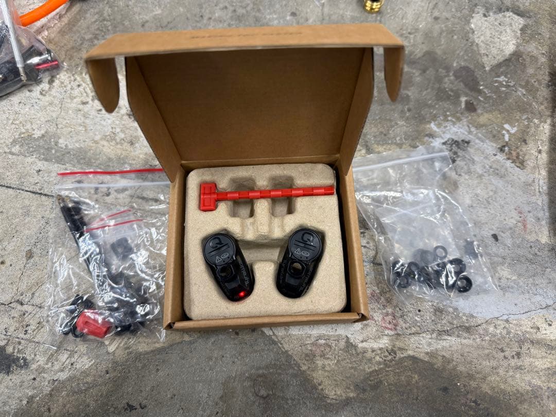 パーツ QUARQ TYREWIZ 2.0 AIR PRESSURE SENSOR
