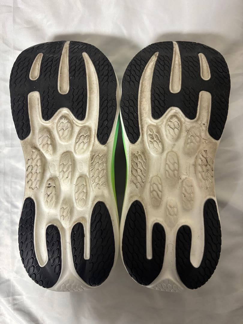 New Balance 1080 v15 グレー/イエロー/ブルー　26センチ