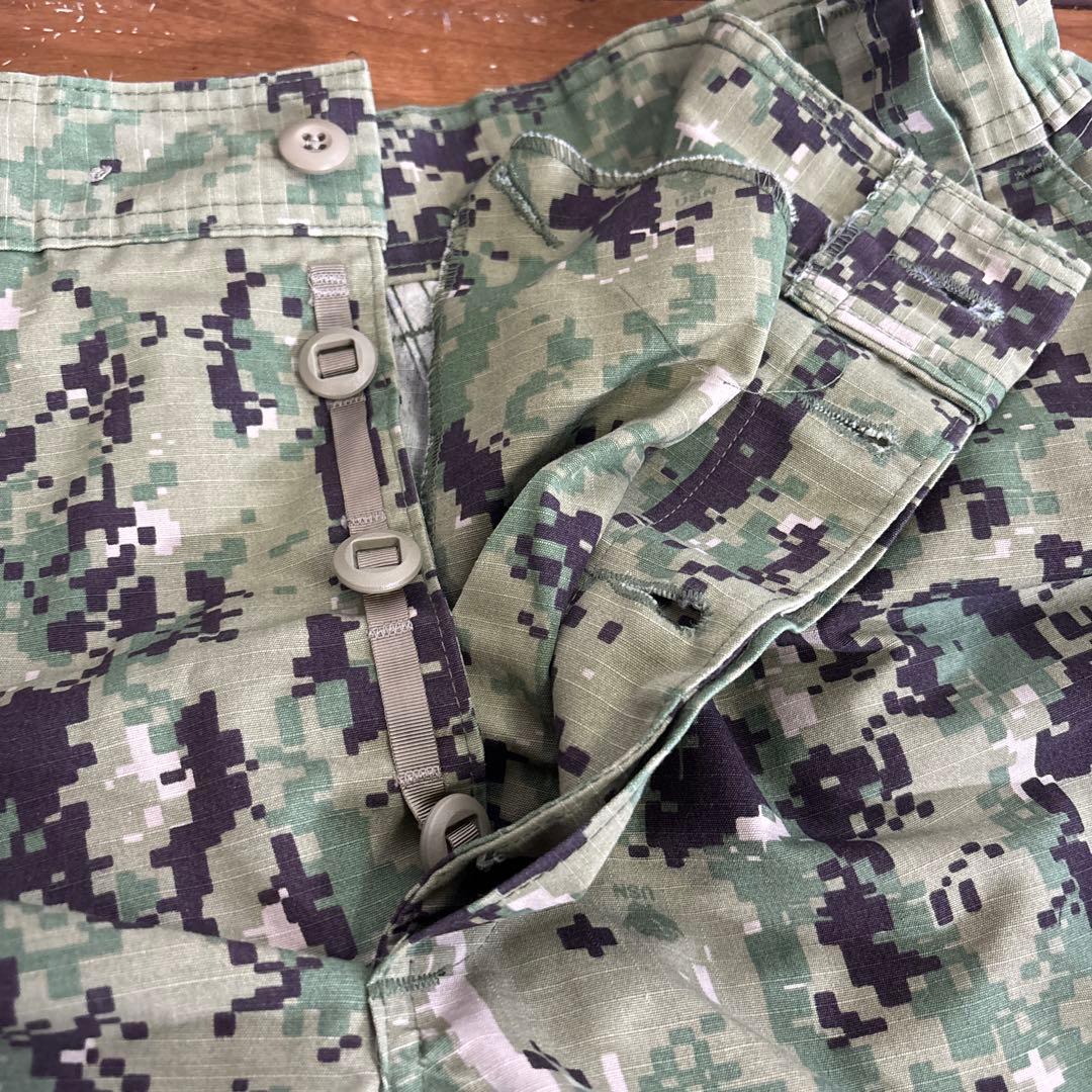 美品　米軍　実物　NWU AOR2 TYPEIII LARGE REGULAR
