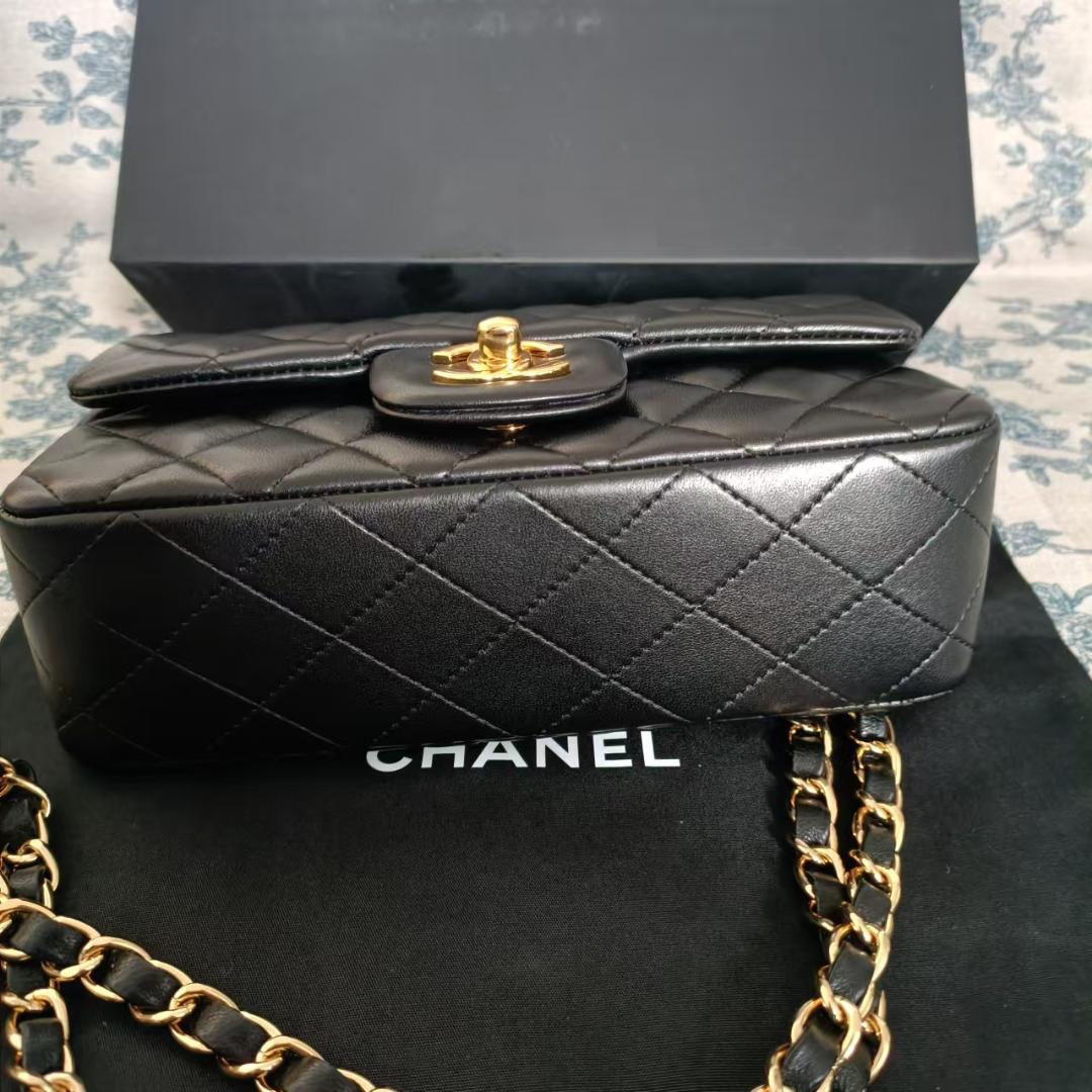 CHANE** ミニフラップバッグ