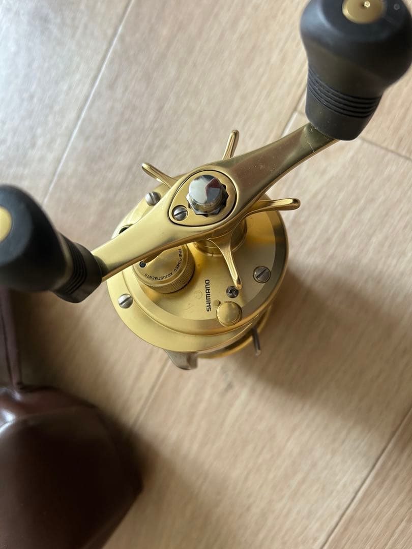 リール Shimano Calcutta Conquest 300