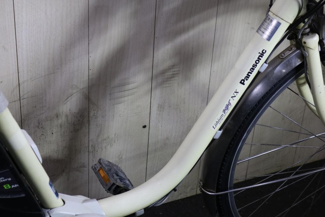 電動アシスト自転車 クリーム色 前カゴ付き