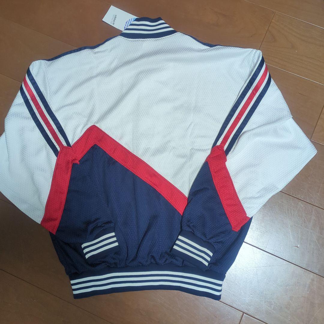 デザインよし！アディダス正規品スタジアムジャケット新品タグ付き