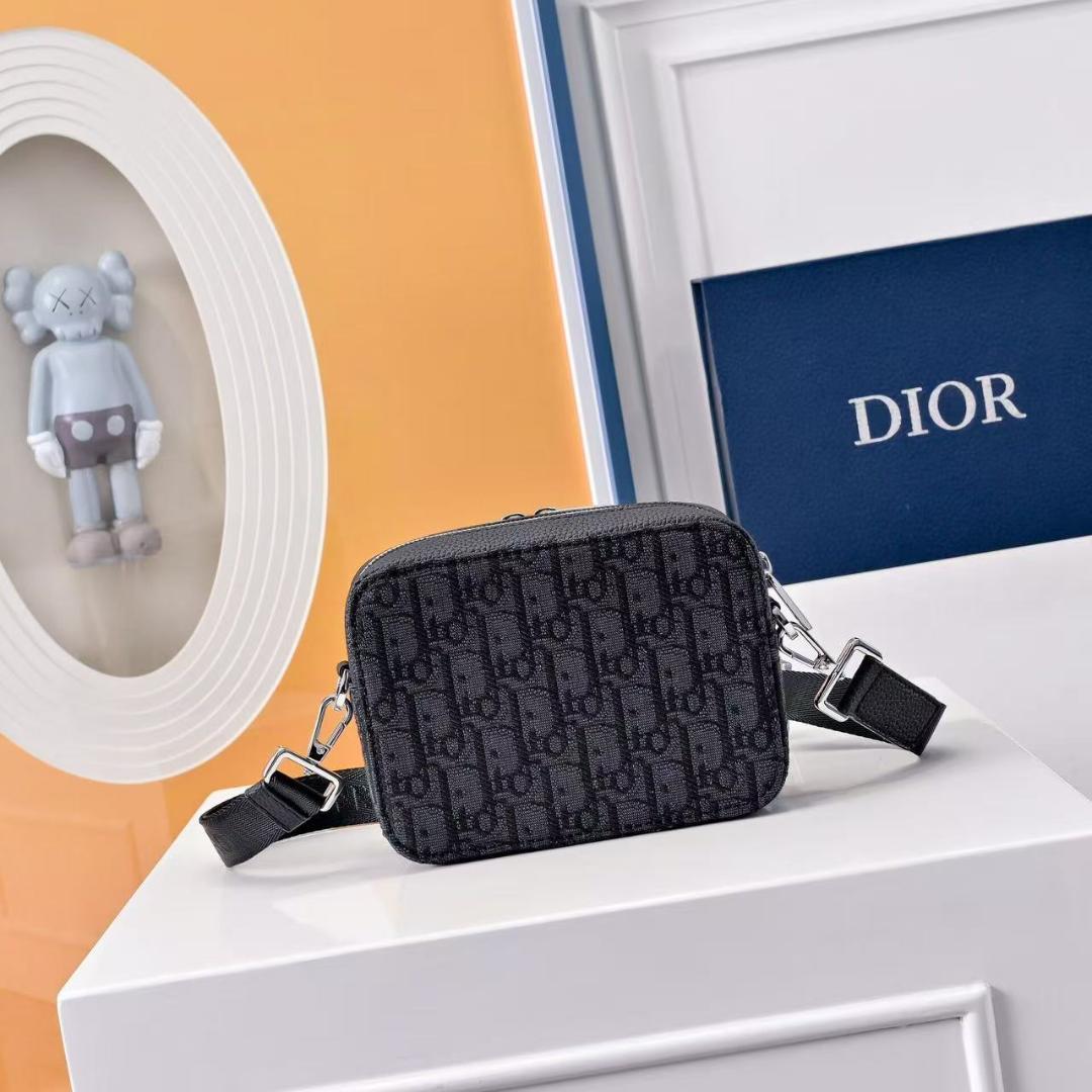 Dior 極希少✨《人気》ブラックロゴショルダーバッ