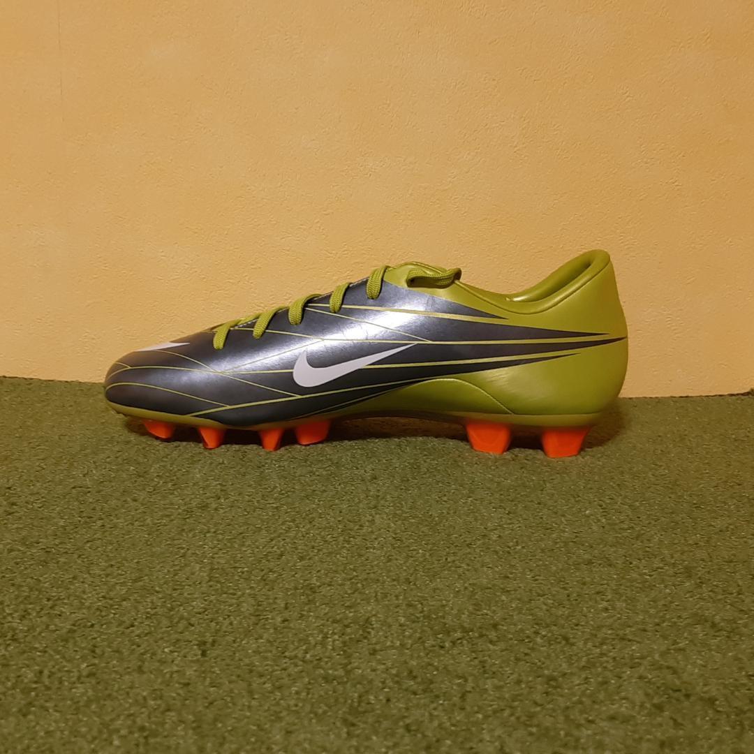 新品 サッカースパイク ナイキ マーキュリアル ミラクル HG 25.5cm