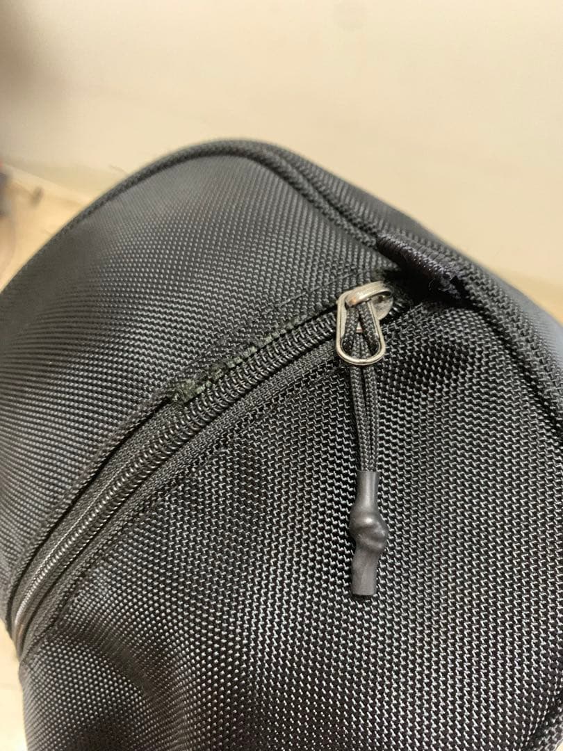 travisMathew ブラック スタンドバッグ