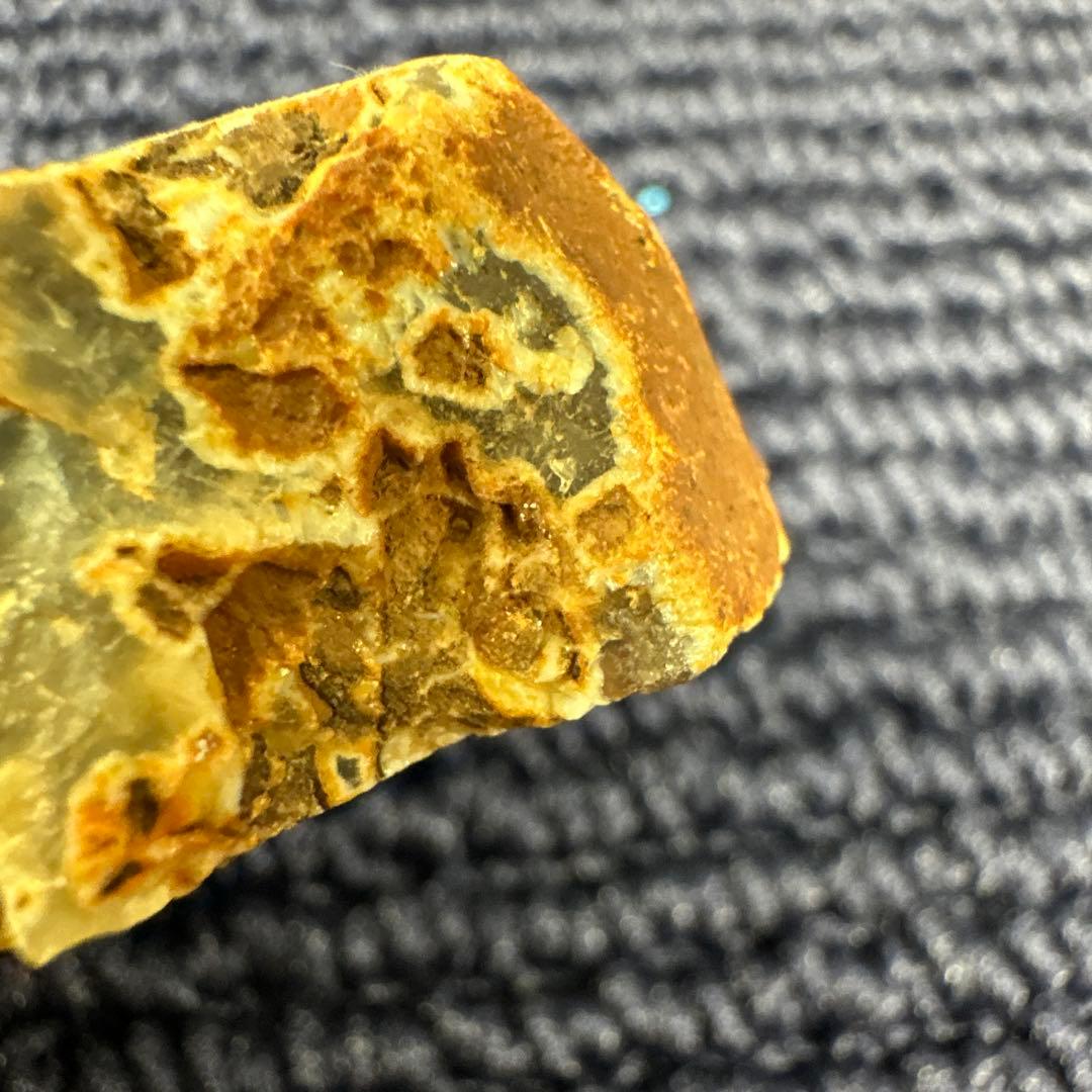 1面研磨の原石