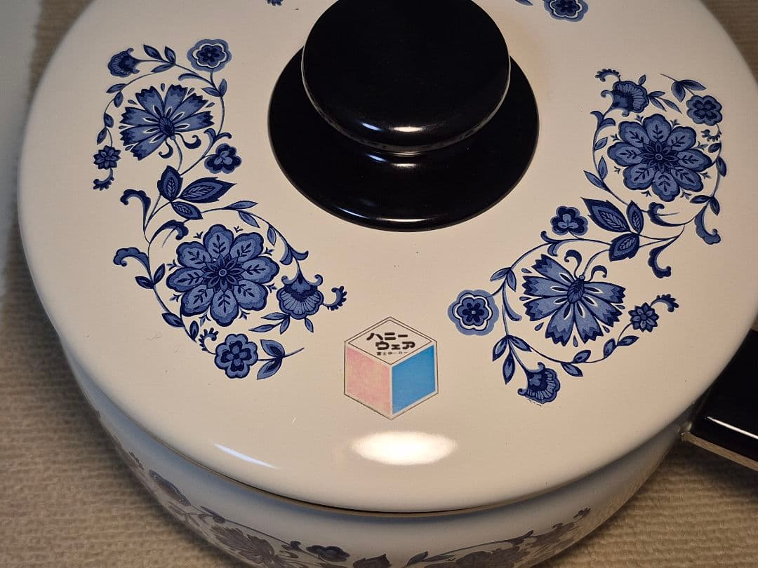 専用出品　レトロ　フジホーロー ハニーウェア　片手鍋／両手鍋　花柄(ブルー)