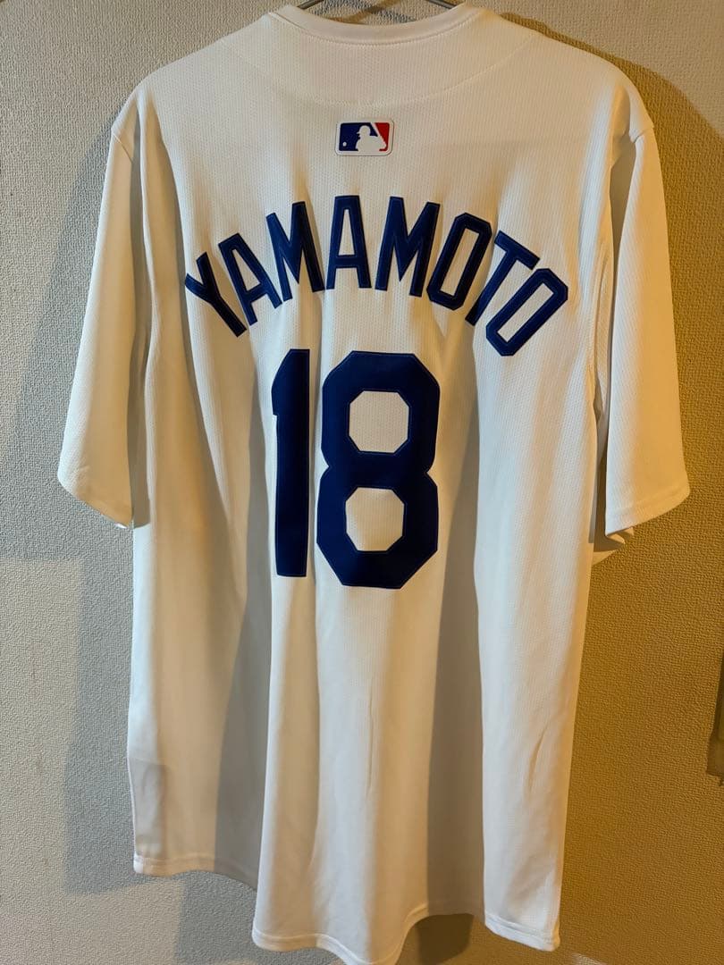 山本由伸　ロサンゼルス　ドジャース　オリックス　ユニホーム　ホーム