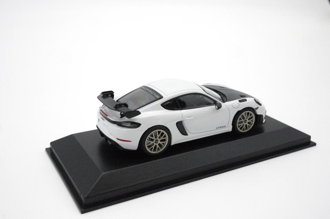 kazu1/43 ポルシェ 718 (982) ケイマン GT4 RS 白