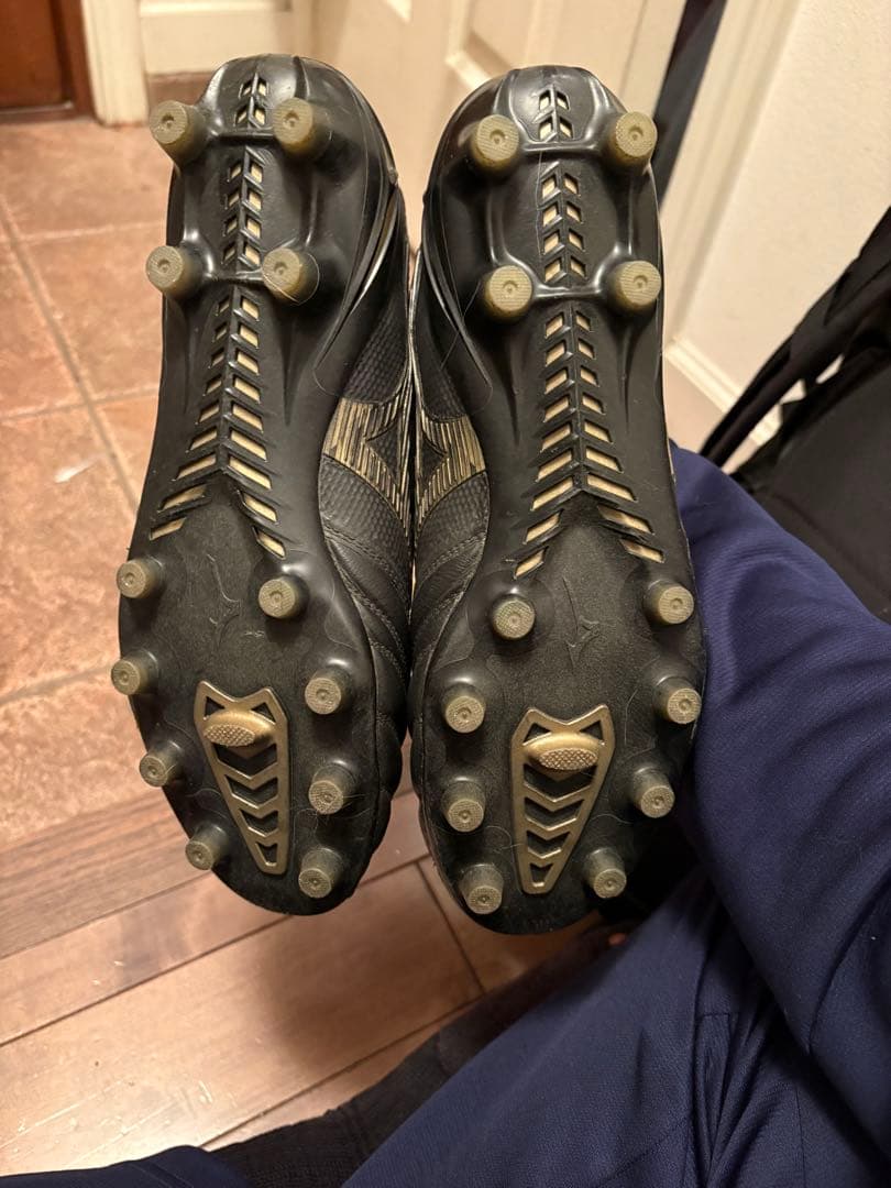 限定品Mizuno Morelia Neo4 βサッカーシューズ