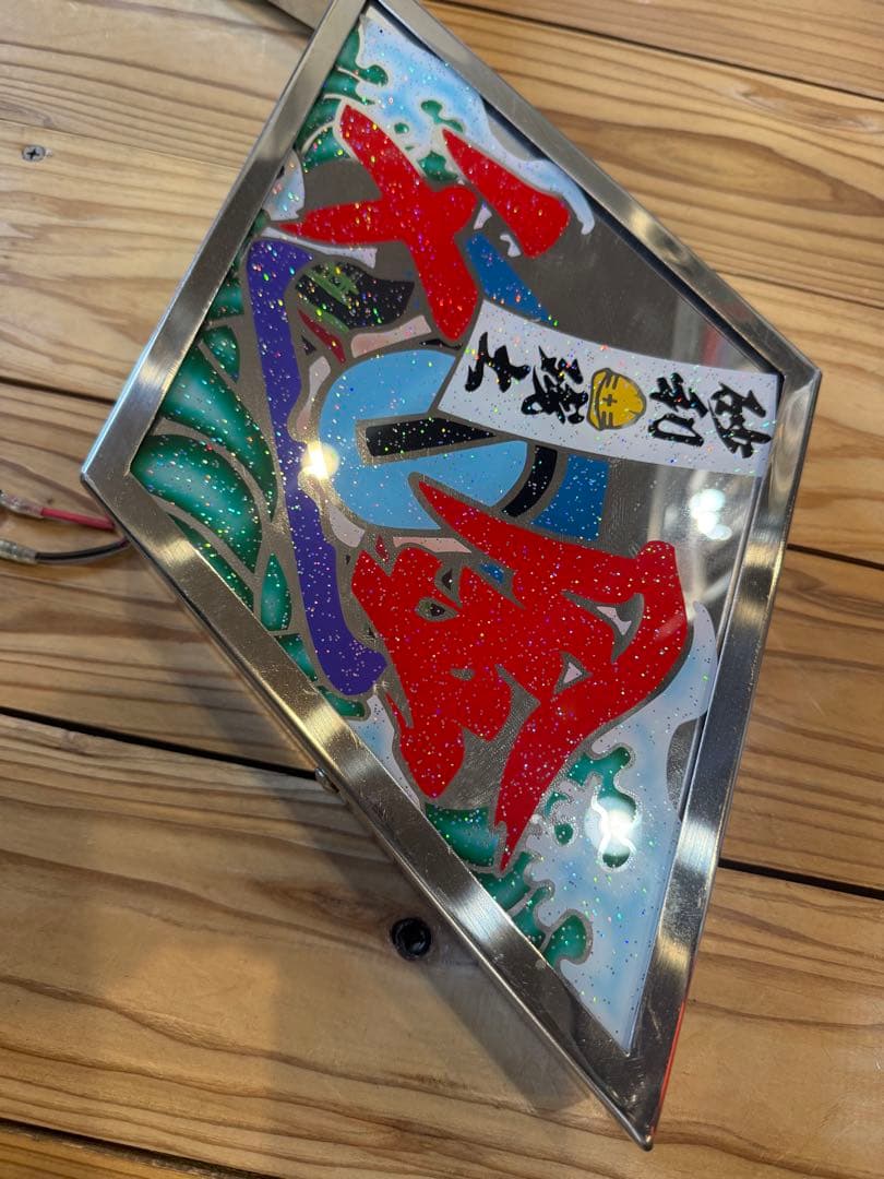 カラフルなキャラクター装飾品 約40cm x 30cm