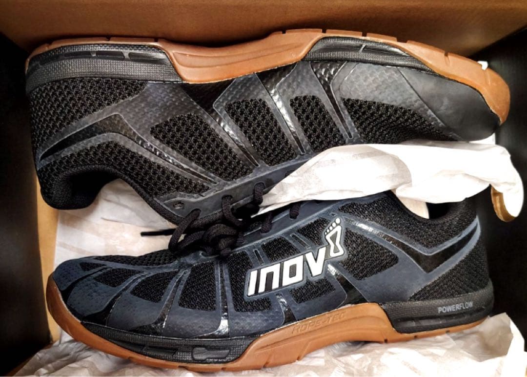 イノヴェイト　トレーニングシューズf-lite 235 inov-8 inov8