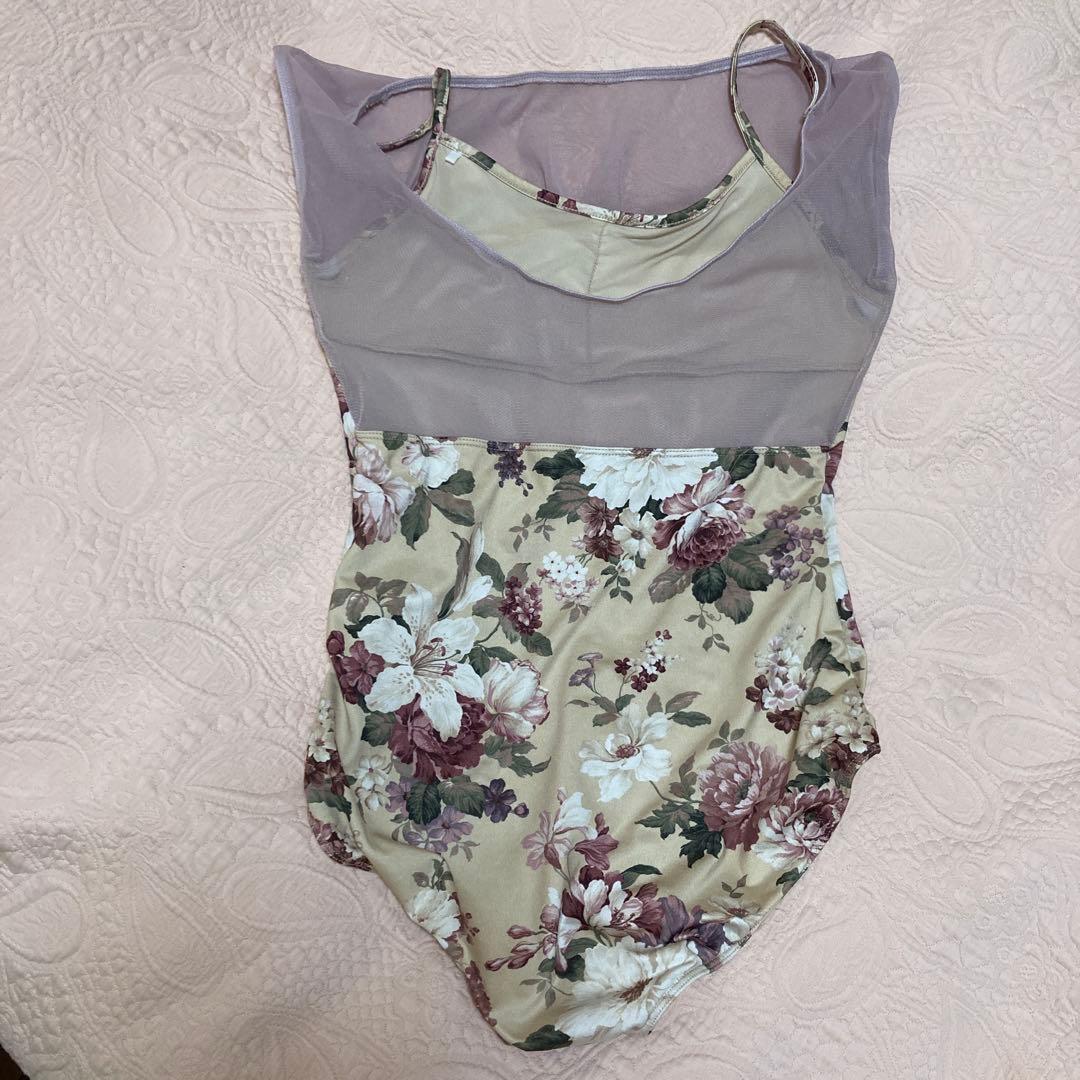 ドゥッシュドゥッスゥ 花柄バレエレオタード