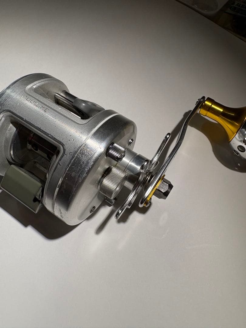 92 SHIMANO カルカッタ 200 ハンドル改　ベイトリール　RH332