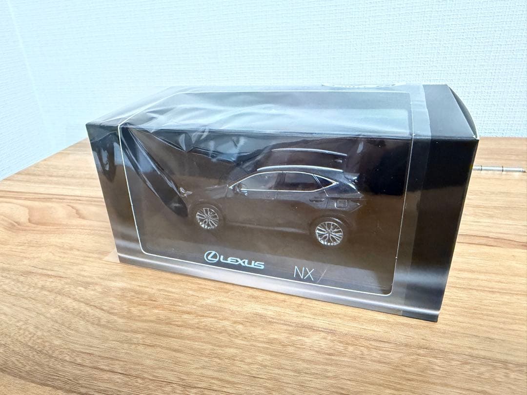 Lexus NX 1/43 ミニカー ブラック
