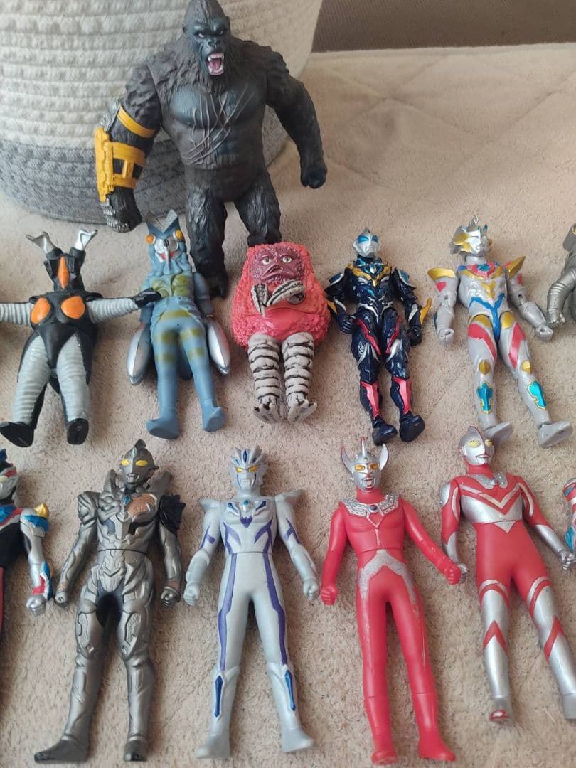 ウルトラマン ソフビ フィギュア 大量 まとめ売り 怪獣 宇宙人