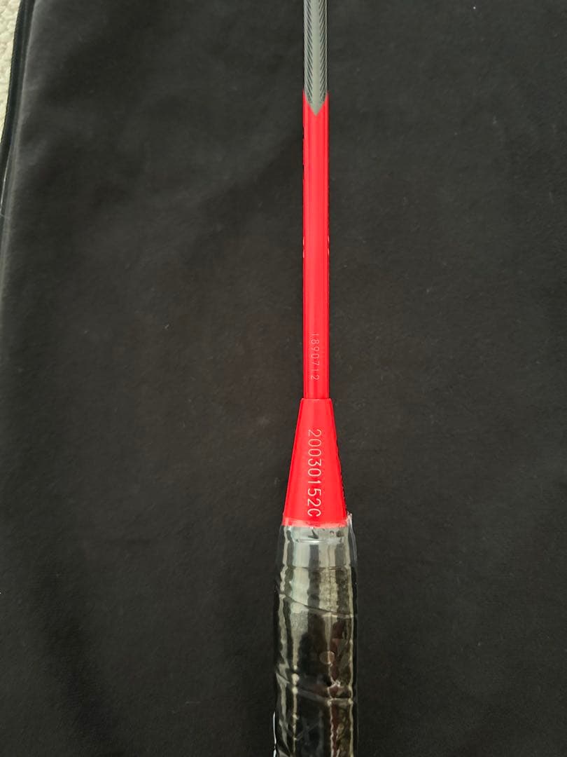 YONEX バドミントンラケット 赤/黒 専用ケース付き