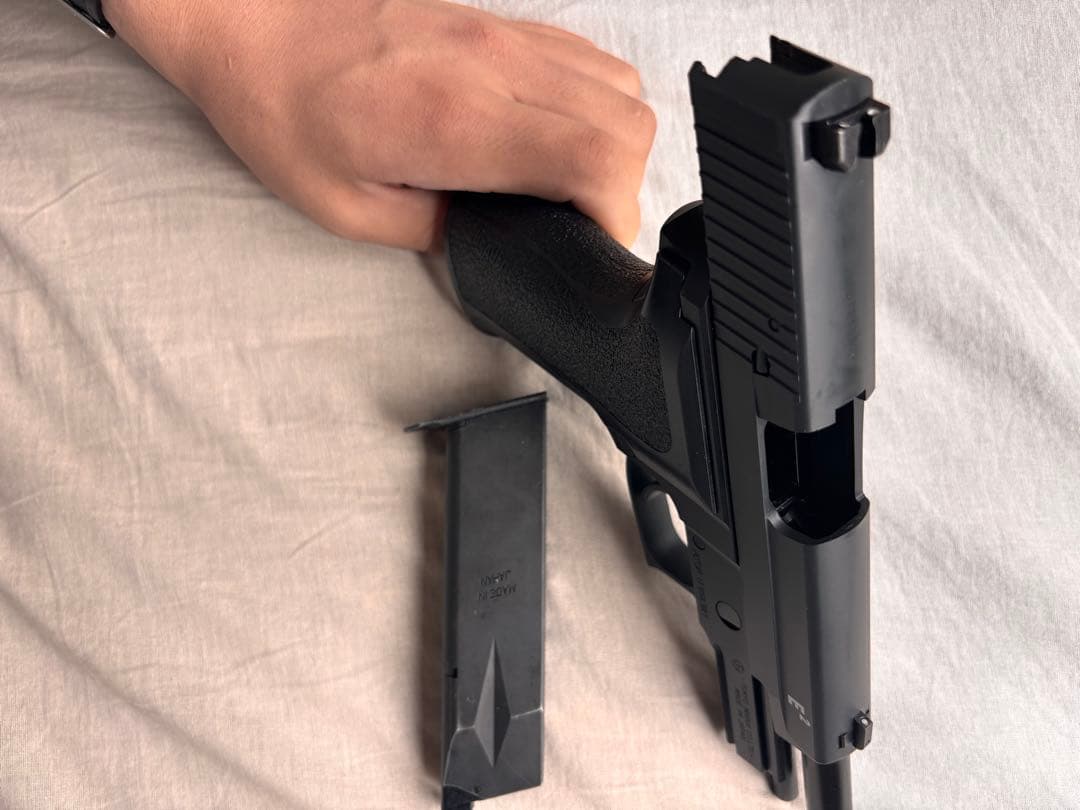 東京マルイ P226E2　ガスブローバック　エアガン　警察装備　サバゲー