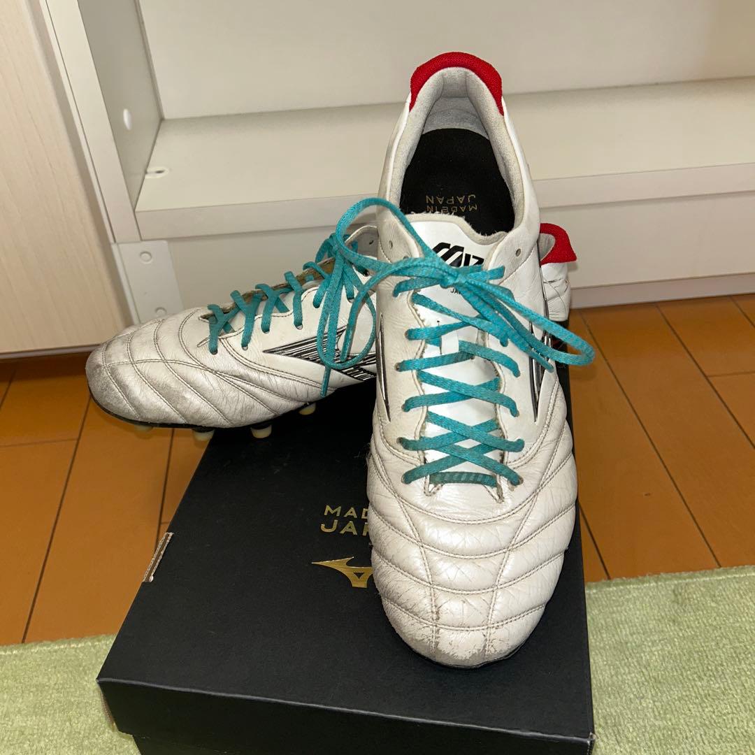 サッカースパイク　Mizuno　モレリアNEO Ⅳ JAPAN 箱、袋有り