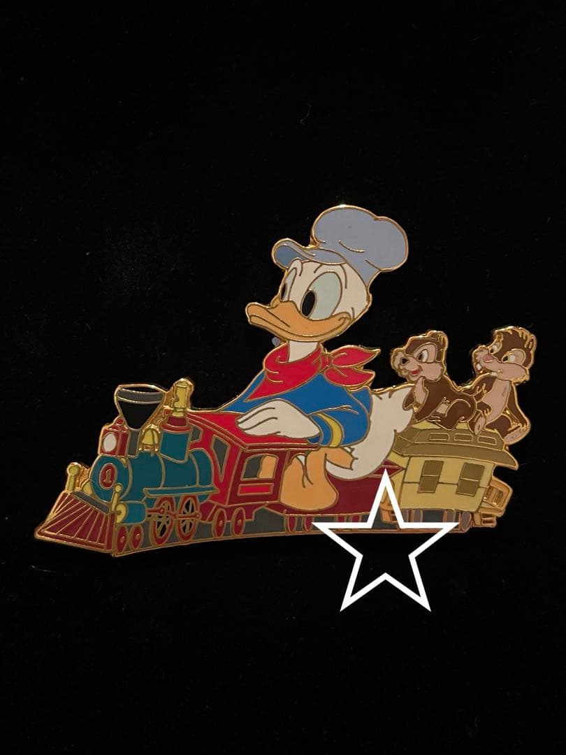 1000個限定　ピンバッジ　ディズニーオークション　ドナルド　チップ&デール