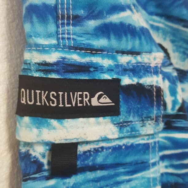 クイックシルバーquicksilver　波柄ボードショーツ