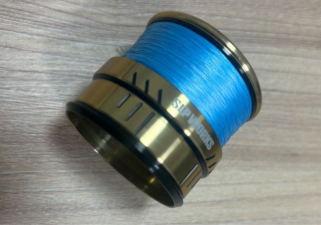Daiwa 20ルビアスLT 4000-CXH SLPワークス替えスプール付き