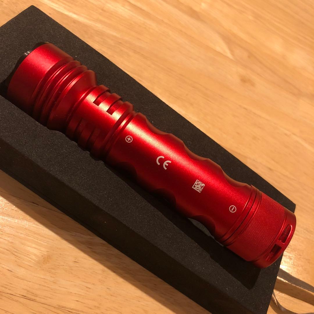 OLIGHT Seeker 4 懐中電灯 赤
