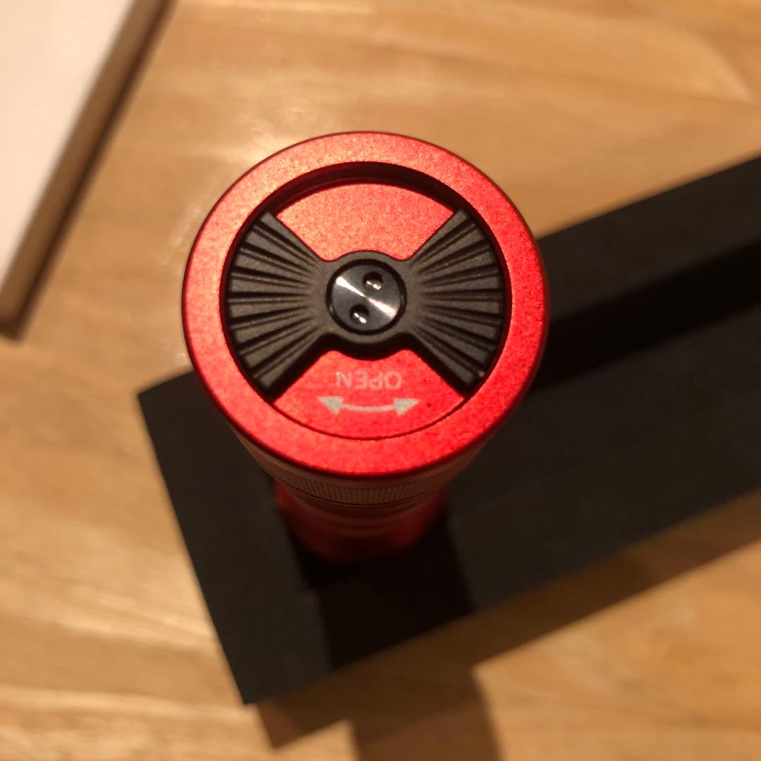 OLIGHT Seeker 4 懐中電灯 赤