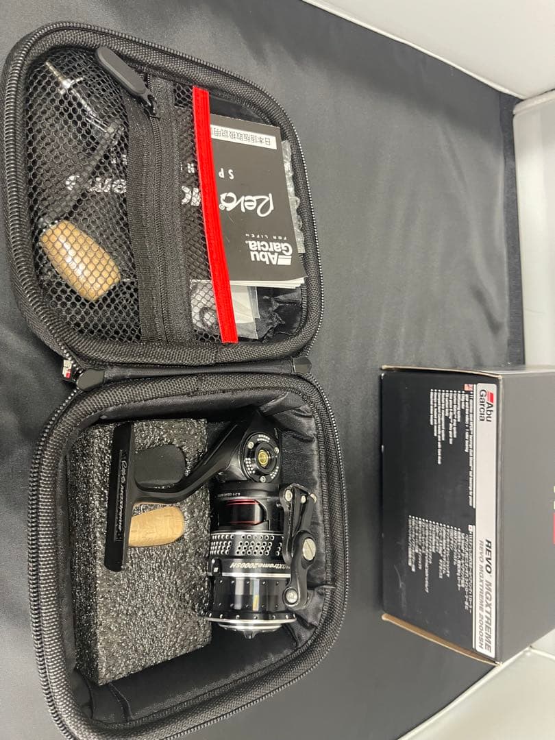 Abu Garcia Revo MGXtreme 2000SH スピニングリール