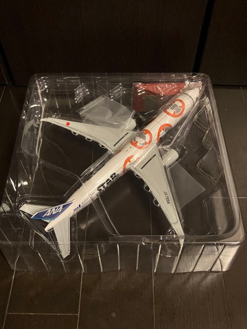航空機・ヘリコプター BB-8 ANA JET Boeing 777-300ER 1:200