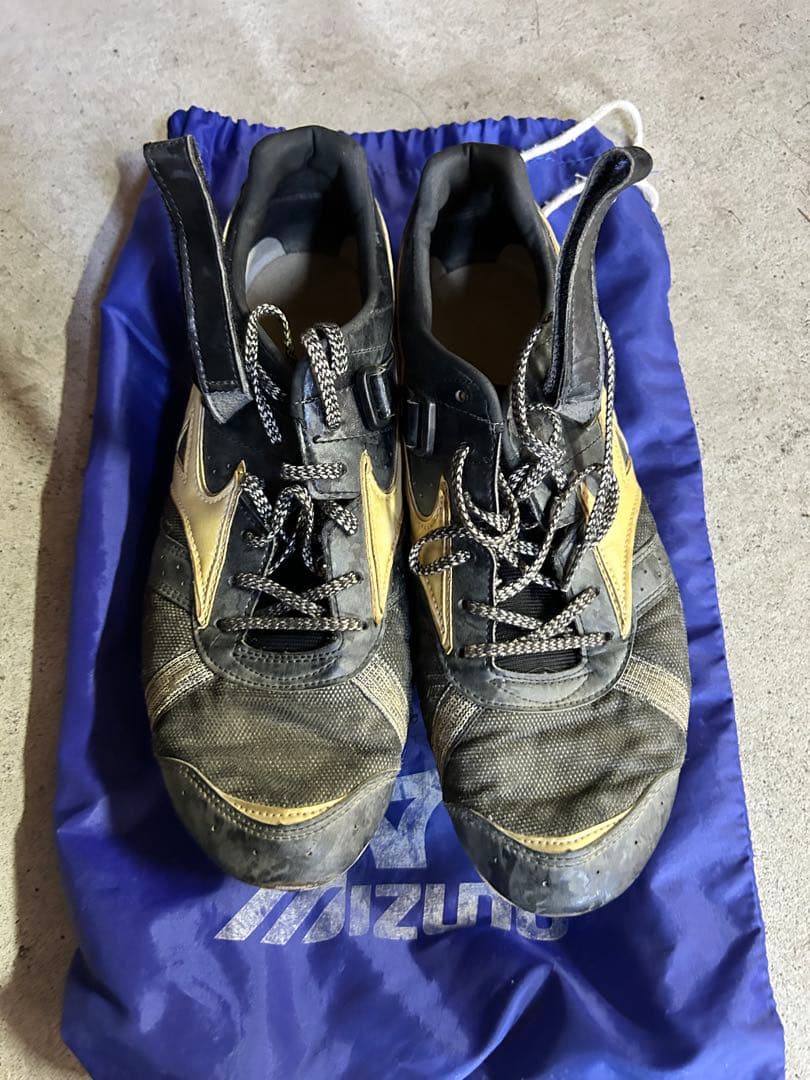 Mizuno 走幅跳スパイク ブラック/イエロー 収納袋付き