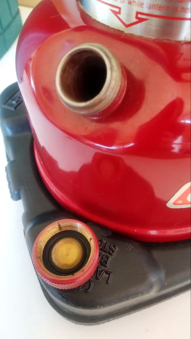 Colman Lantern クラシックオイルランタン 赤 286A703