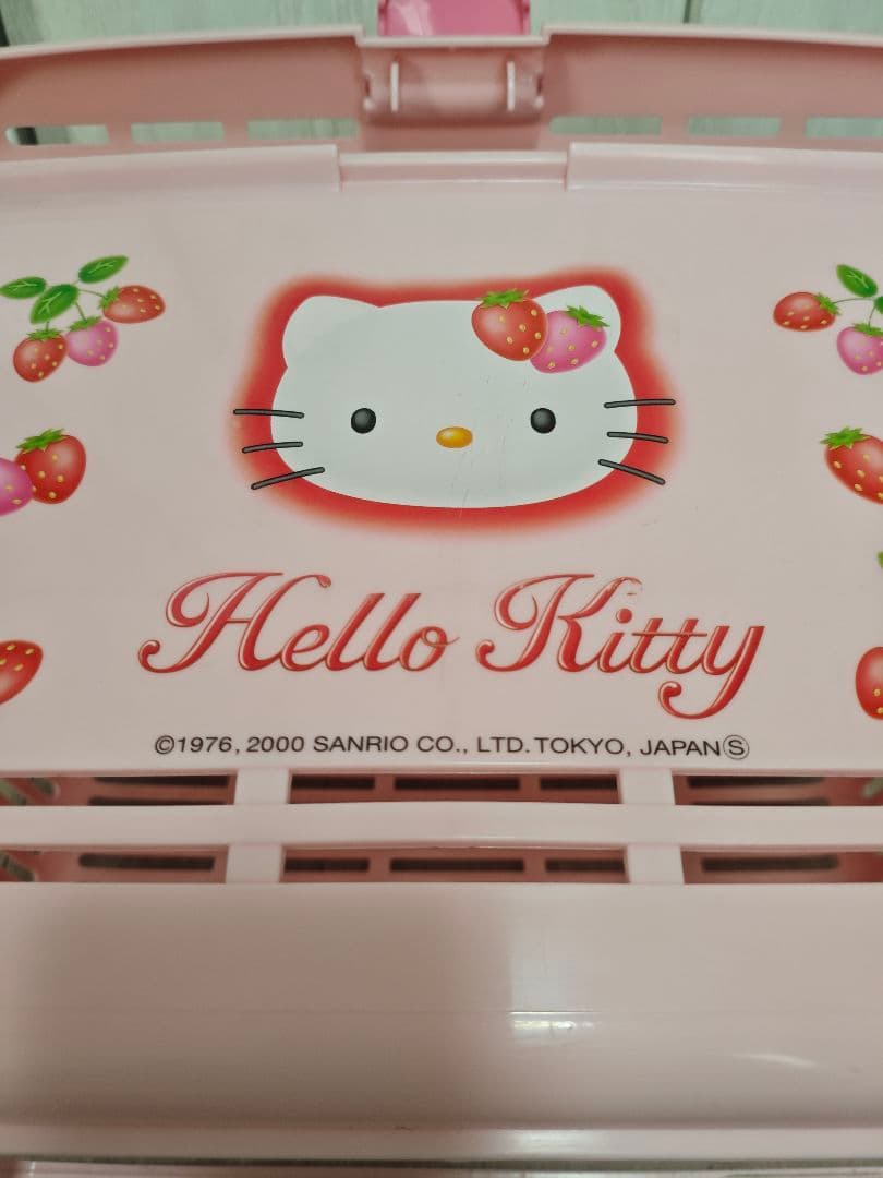 レア　ハローキティ　カゴ　バスケット　野いちごキティ　当時物
