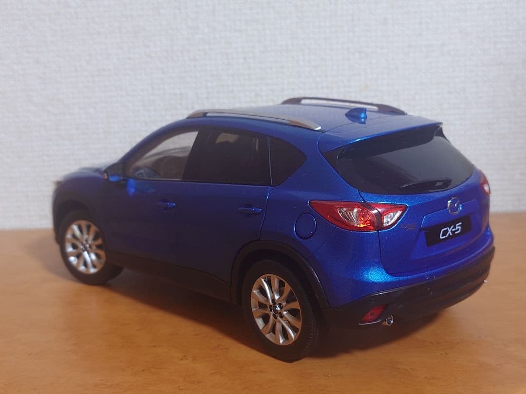 マツダ CX-5 1/18 ミニカー ブルー 本体のみ