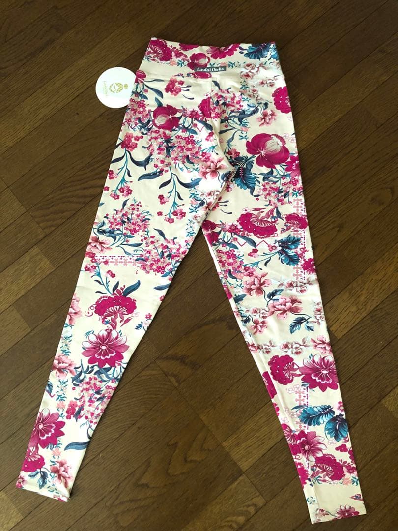 新品Linda Works リンダワークス ヨガレギンス legユリアM 花柄