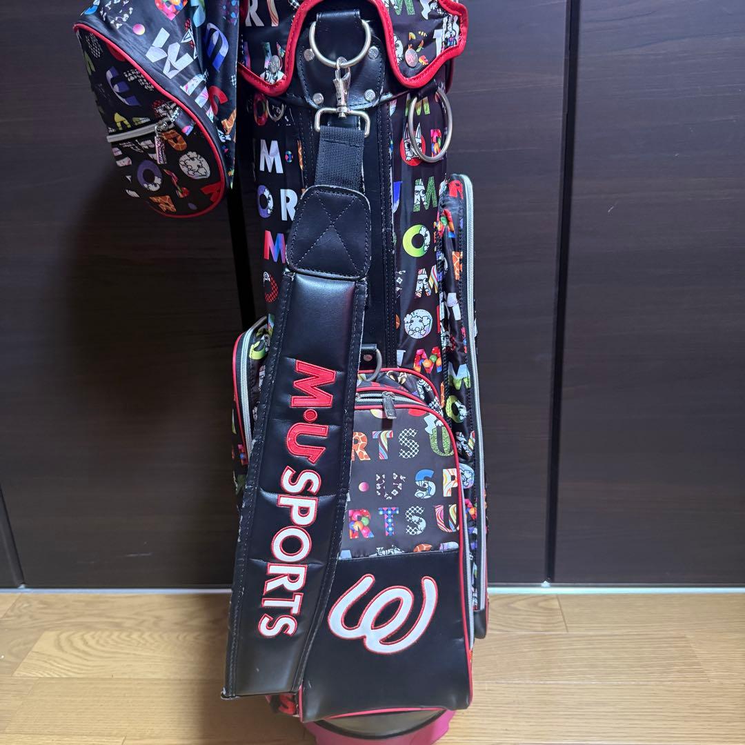 M・U SPORTS　MUスポーツ キャディバッグ ゴルフバッグ 総柄 ブラック