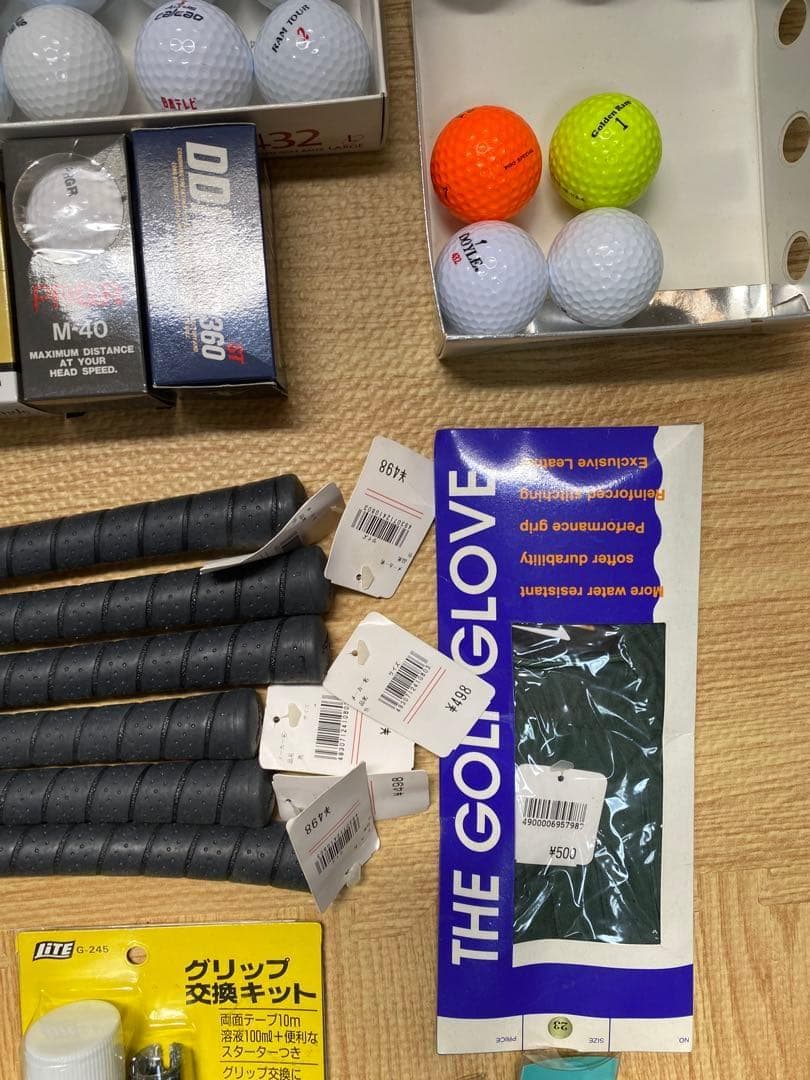 ゴルフボールと練習用具セット